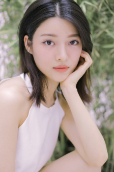 姬小满流眼泪翻白眼流口水的表情